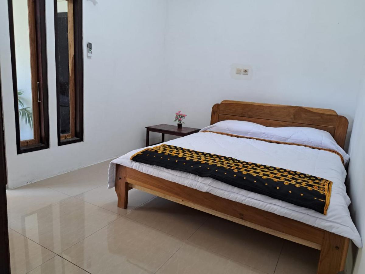 Riung Tiga Empat Tujuh Guesthouse Zewnętrze zdjęcie