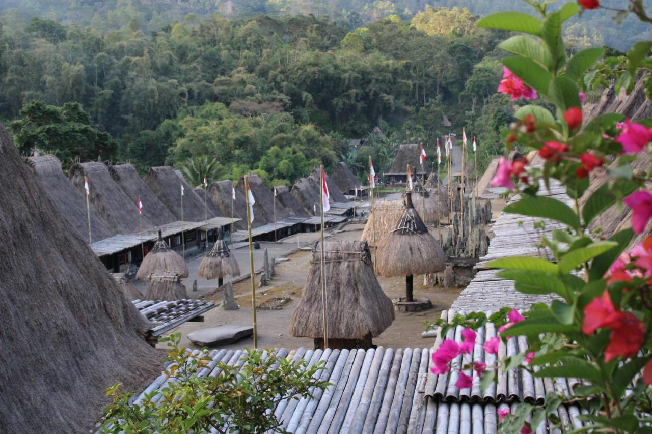 Riung Tiga Empat Tujuh Guesthouse Zewnętrze zdjęcie